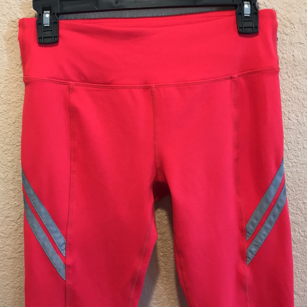 Fabletics Aria Red Reflective Capri Leggings Back… - image 3